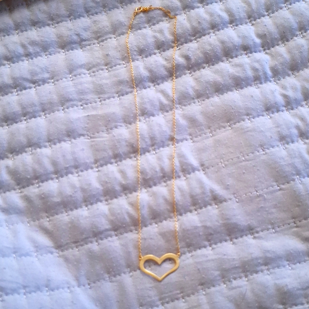 Costume jewlery  heart necklace